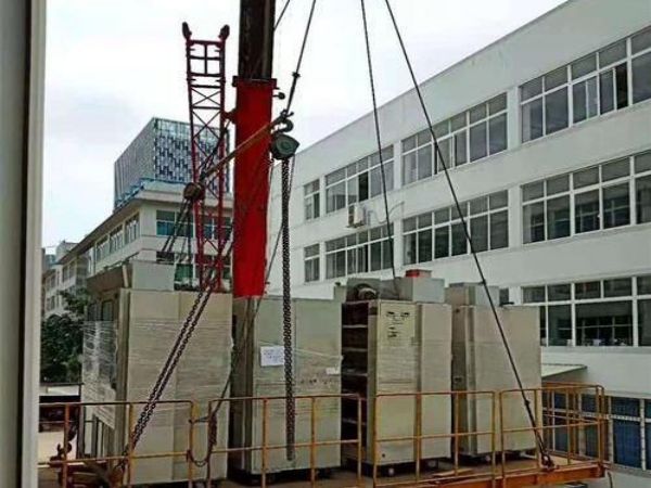 抚顺县吊车出租_10种吊车违章作业应当避免